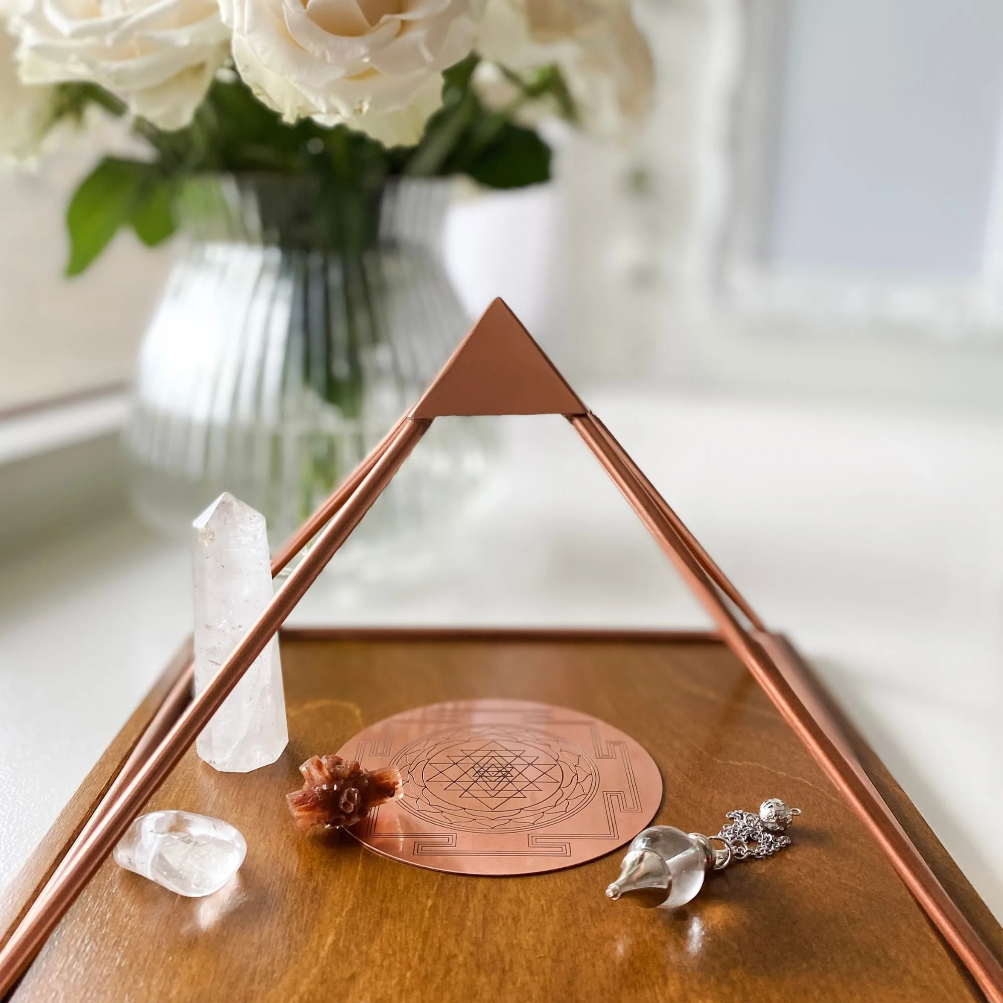 Meru piramide koper – spirituele energietool met heilige geometrie patroon